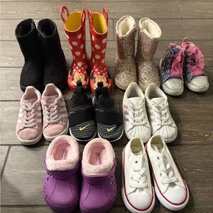 *SOLD* LOT OF TODDLER GIRLS SHOES